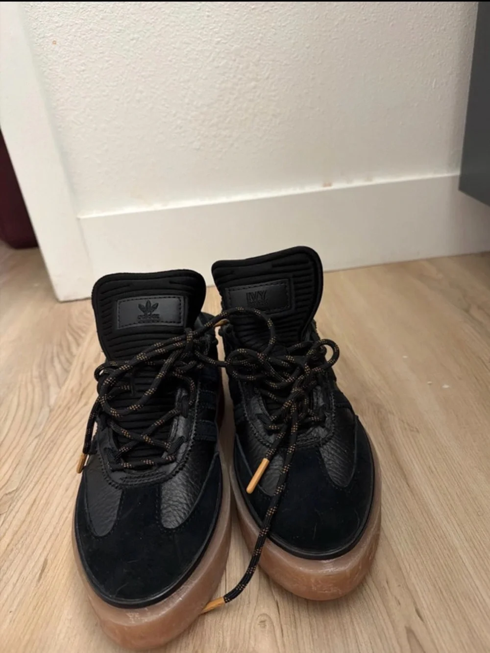 Adidas Ivy park black sneakers size 6.5